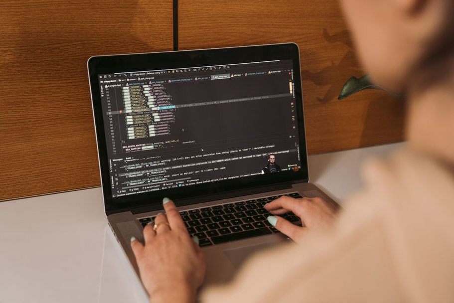 Read more about the article Choosing the Right C++ IDE for Your Development Needs