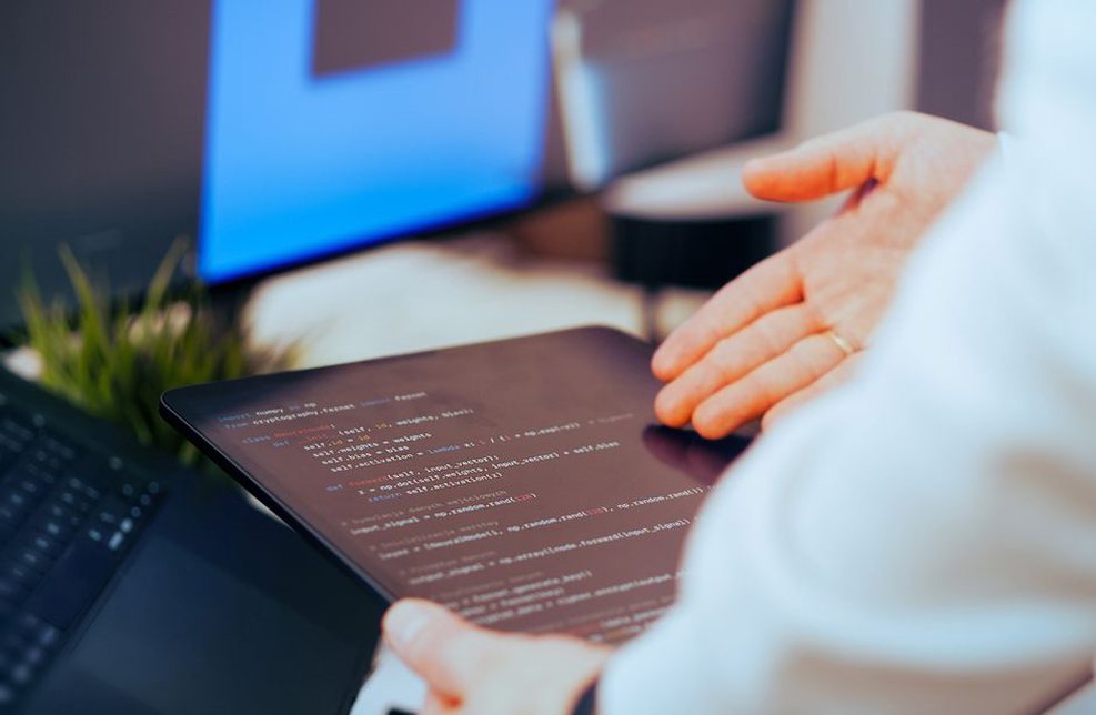 Read more about the article Code Review for Beginners: Focus on Security, Not Syntax