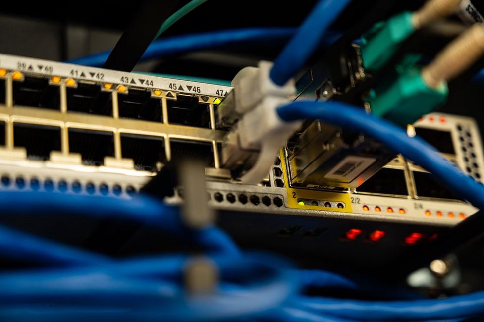 Diagram showing network hops between a laptop and a server