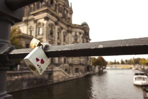Read more about the article Safe Online Transactions: A Developer’s Guide to Secure Payments