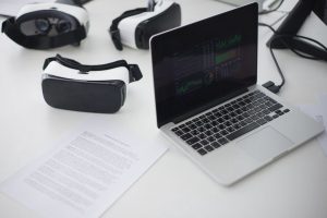 Read more about the article Exploring the Benefits and Setup of Virtual Machines for Developers