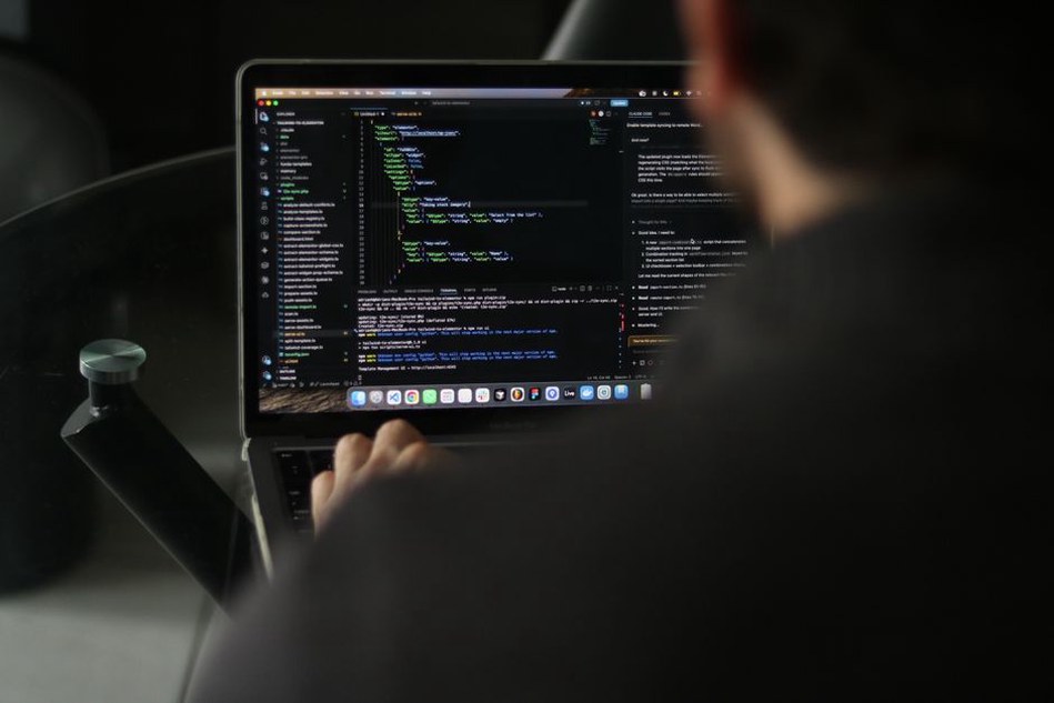 Checking access settings before sharing a project directory