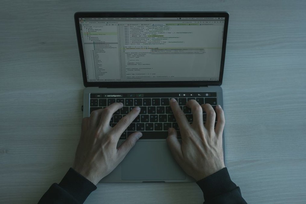 Read more about the article Safe Browsing Practices for Developers: Protecting Your Work and Data