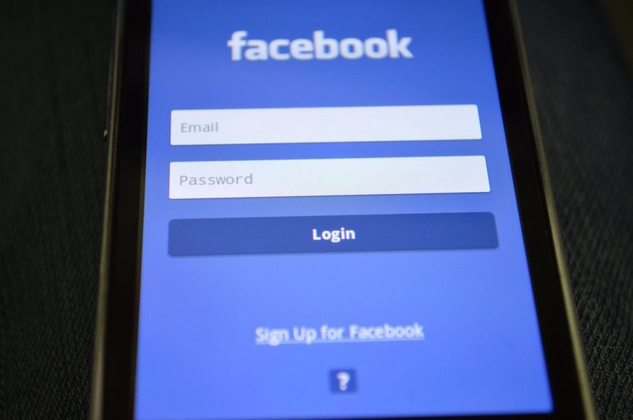 A hardware key supports safer account sign-in
