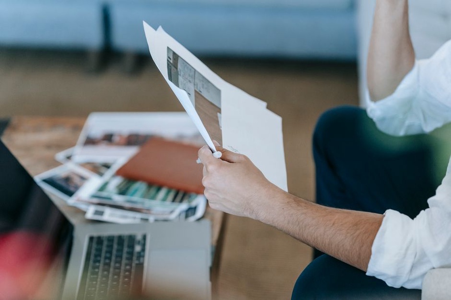Developer checks whether a guide matches their setup