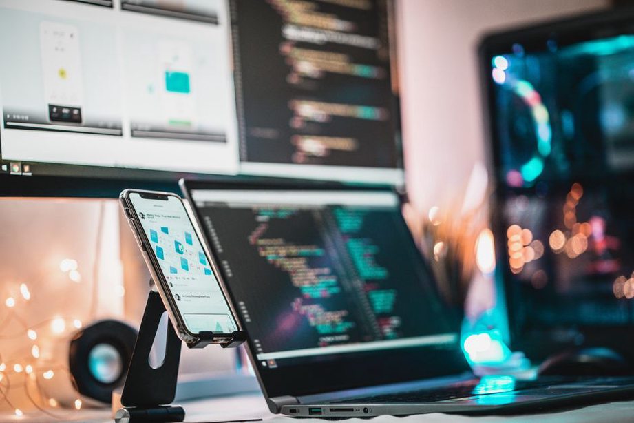 Checking form behavior across mobile and desktop screens