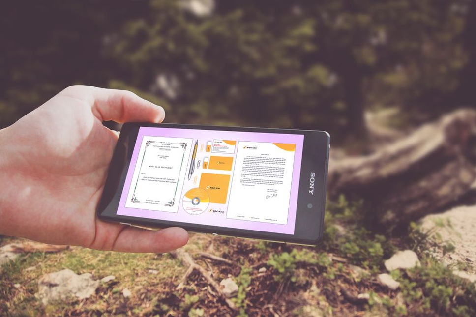 Client questions displayed clearly on a phone