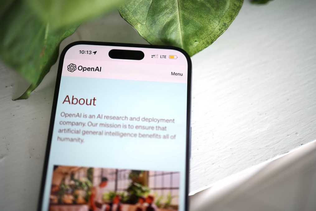 Finger tapping a clearly spaced mobile menu