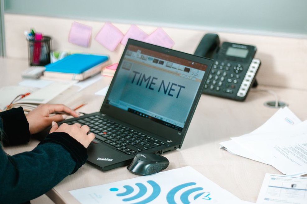 Administrator checks permitted connections before saving firewall changes