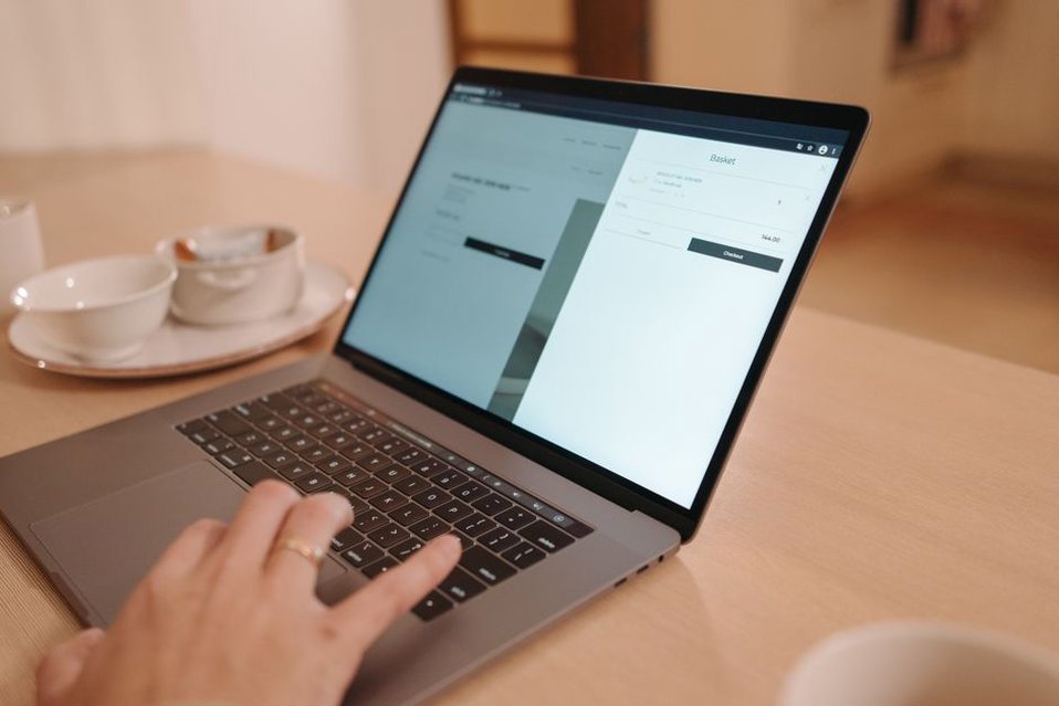 Checking a sign-in address before using autofill