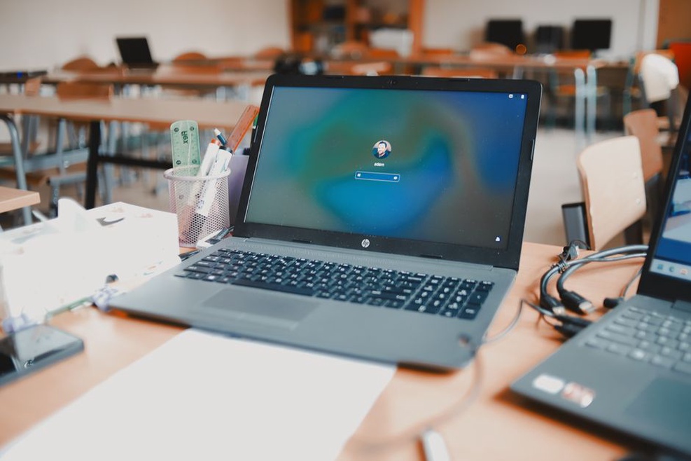 Read more about the article How to Plan Seasonal Tech Guides Around Reader Deadlines