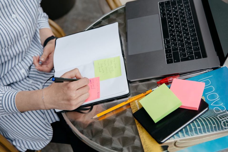 Read more about the article How to Outline a Long-Form Technical Guide
