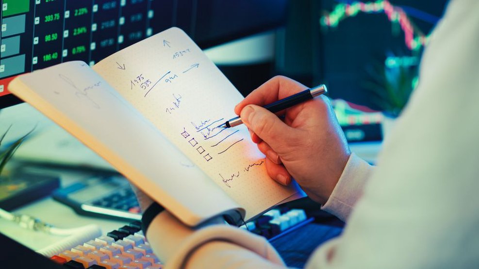 Inquiry counts reviewed beside handwritten notes